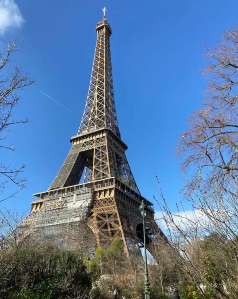 Small Studio Near Eiffel Tower Paris Bagian luar foto